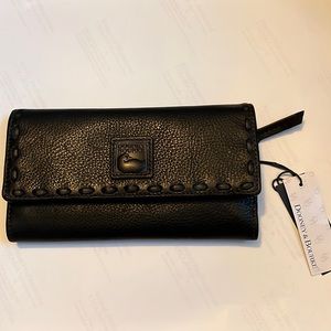 DOONEY & BURKE LARGE WALLET